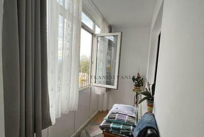 Apartament 4 camere, decomandat, foarte ingrijit - 1
