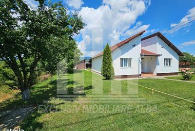 Casă cu 3 camere cu Canalizare în Partoș - 1