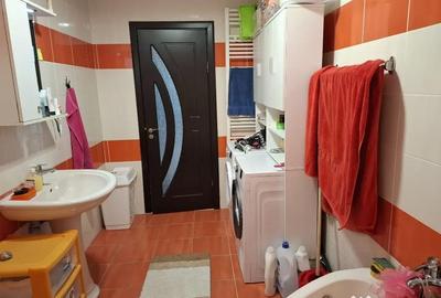 Apartament cu 3 camere decomandat în Roșu - 4