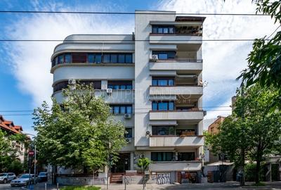 Apartament cu 6 camere circular în Dacia