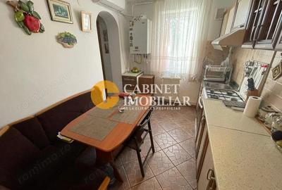 Tudor Vladimirescu str Tepes Voda - decomandat- an 1978 - mobilat Tudor Vladimirescu str Tepes Voda - decomandat- an 1978 - mobilat - 4