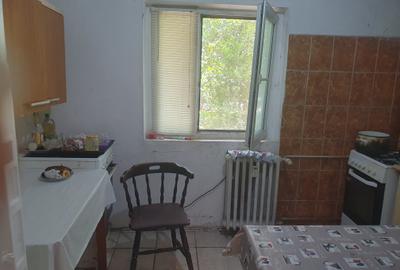 Vanzare-4 camere-Militari-V Lunga-decomandat-3 gr sanitare-bl 80-liber-130000E