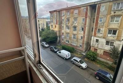 DE INCHIRIAT -apartament cu 2 camere in zona Hotvon - 5