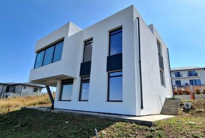 Manta Roșie, casă nouă în stil cubic, priveliște deosebită spre oraș - 2