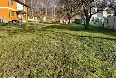Teren de 1233 mp, în Central - 3
