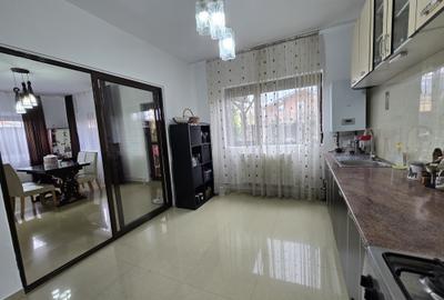 Casă cu 6 camere cu Teren 250 Mp în 23 August (Cațelul) - 2