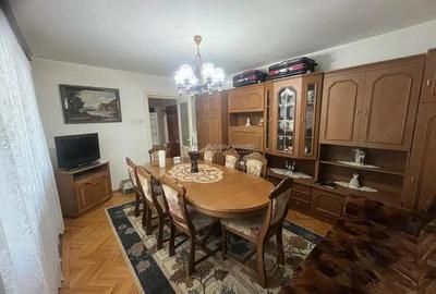 Apartament cu 4 camere decomandat în Caransebeș - 3