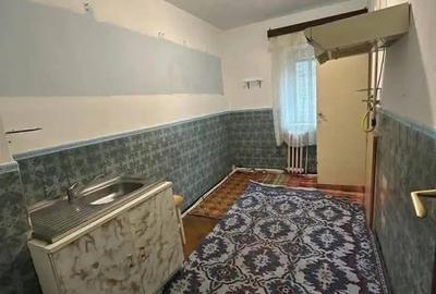 De vanzare apartament cu 3 camere, 2 bai,zona Episcopiei, 58.000 euro - 12