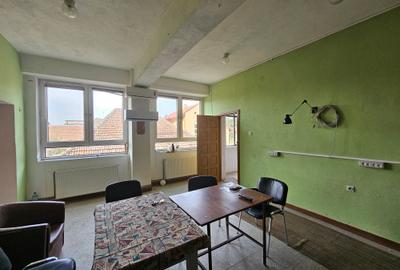 Ansamblu imobiliar, 2 corpuri, cu spațiu comercial, în Timișoara, zona Crișan - 12