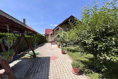 Casă cu 7 camere cu Teren 715 Mp în Cetate - 4