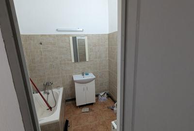 Spațiu comercial, de 40 mp, în Traian - 2