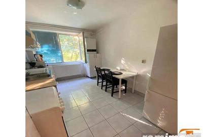 3 camere confort 1 etaj 3 zona Medicina CENTRALA PROPRIE - 1