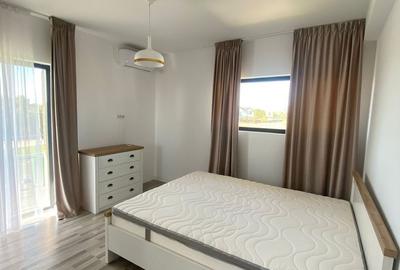 Vila superba situata langa lac si parc | Tunari - 8