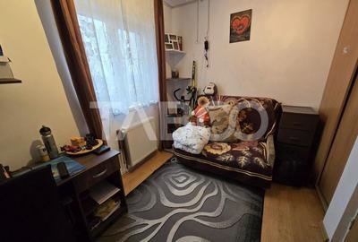 Apartament 3 camere de vanzare etajul 1 cu balcon boxa Gusterita Sibiu - 6