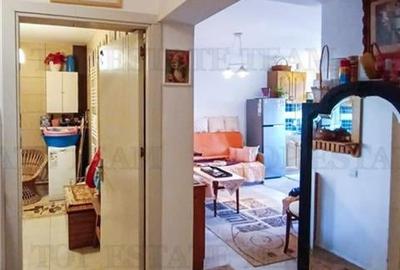 Apartament 2 camere zona Titan, curte proprie 37mp in vila - 11