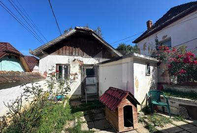 Casa individuala de vanzare, cu anexa si curte, zona Schei - 6