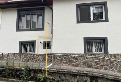 Casă cu 4 camere în Central - 2