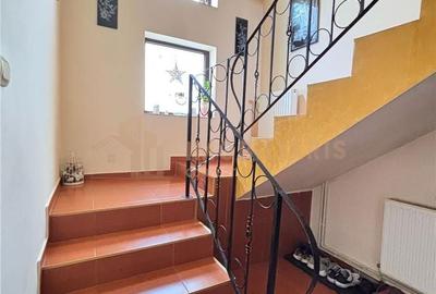 Casă cu 4 camere cu Teren 670 Mp în Groși - 4