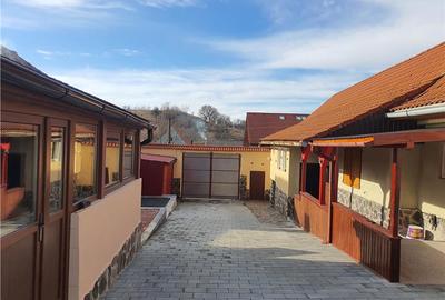 Casă cu 4 camere cu Canalizare în Slimnic - 4