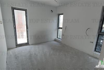 Duplex cu 4 camere cu Canalizare în Central - 14