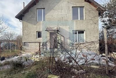 Casa/Villa , 5 camere, singur în curte, 960 mp teren- zona Tarlungeni - 8