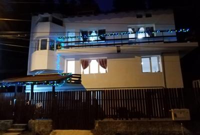 Casă cu 4 camere cu Teren 100 Mp în Central - 5