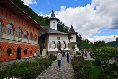 Teren de 1002 mp, în Valea Mare - 4
