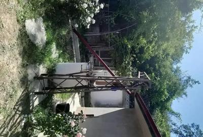Casă cu 4 camere cu Teren 1000 Mp în Măstăcani - 1