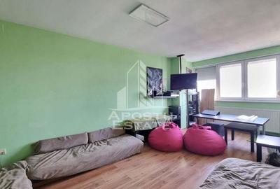 Apartament cu 3 camere decomandat în Cetății