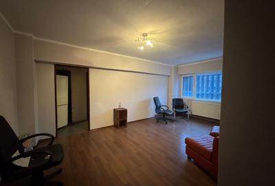 Apartament cu 3 camere decomandat în Ultracentral