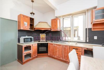 Apartament cu 4 camere decomandat în Primăverii - 2