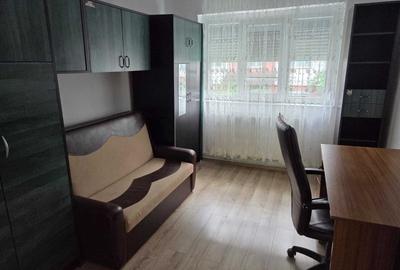 Apartament cu 3 camere decomandat în Spitalul Județean - 8