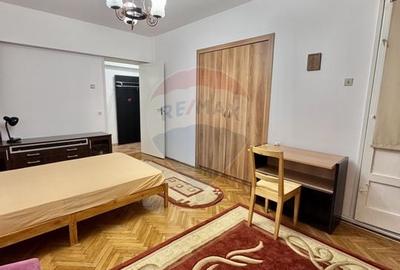 Apartament cu 4 camere de închiriat în zona P-ta Sfintii Voievozi - 3