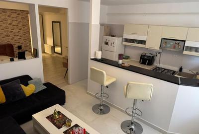 Apartament cu 2 camere semidecomandat, mobilat în Apărătorii Patriei