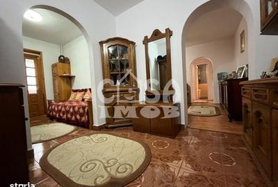 Apartament cu 3 camere semidecomandat în Micro 8 - 3