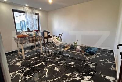 Apartament cu 3 camere, decomandat, etaj 2, zona 9 Mai - 3