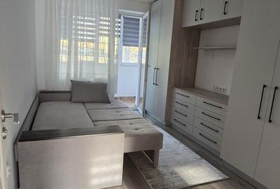 Apartament cu 3 camere semidecomandat în Central - 3