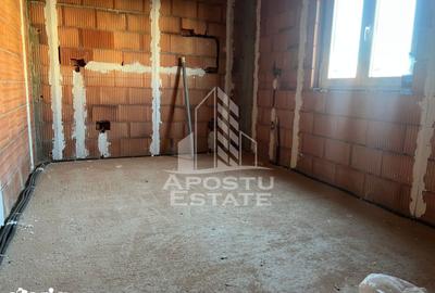 Casă cu 3 camere cu Canalizare în Giarmata