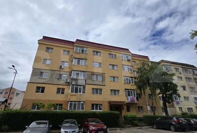 Apartament cu 3 camere decomandat în Micro 12 - 1
