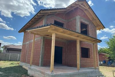 Casă cu 4 camere în Moșnița Nouă - 5