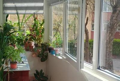 Apartament cu 2 camere decomandat în Tractorul - 9