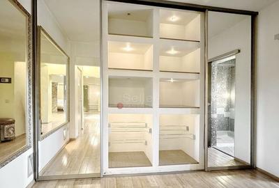 Apartament cu 2 camere decomandat în Centrul Istoric