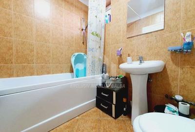 Apartament cu 4 camere de vanzare, Cetate - 7