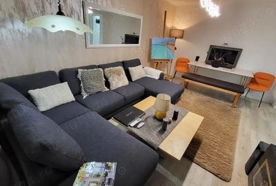 Apartament cu 3 camere decomandat în Roman