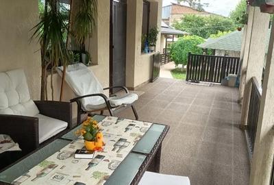 Casă cu Teren 1000 Mp în Vetrișoaia - 1