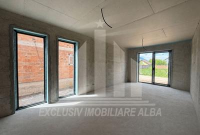 Casă individuală cu 4 camere cu Canalizare în Cetate - 3