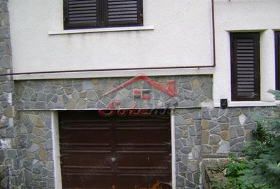 Casă cu Teren 916 Mp în Cornu - 1