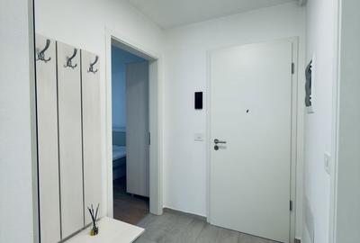 Apartament cu 2 camere semidecomandat în Tractorul - 7