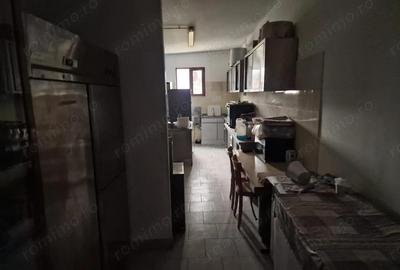 Casă cu 6 camere cu Teren 4500 Mp în Măgura - 2