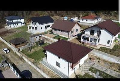Teren de 640 mp, în Groși - 2